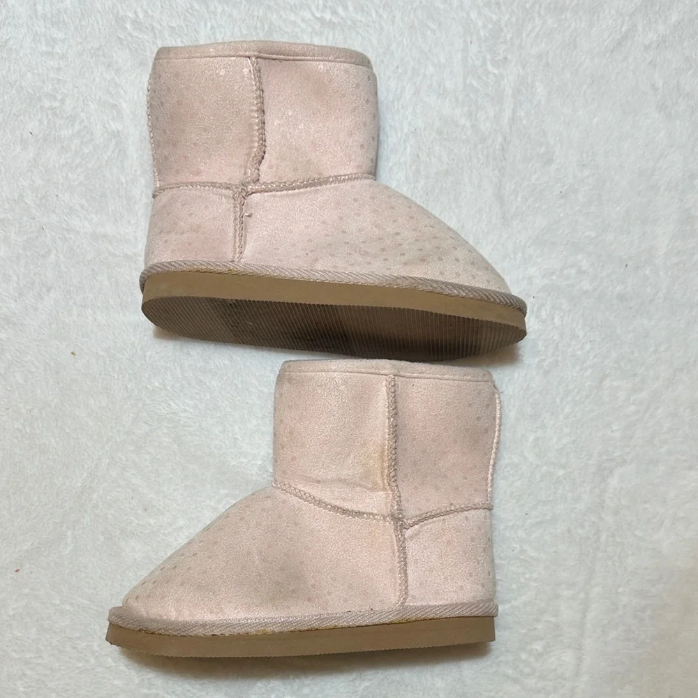 Girls pink polka dot fur lined Cozy Boots size 9